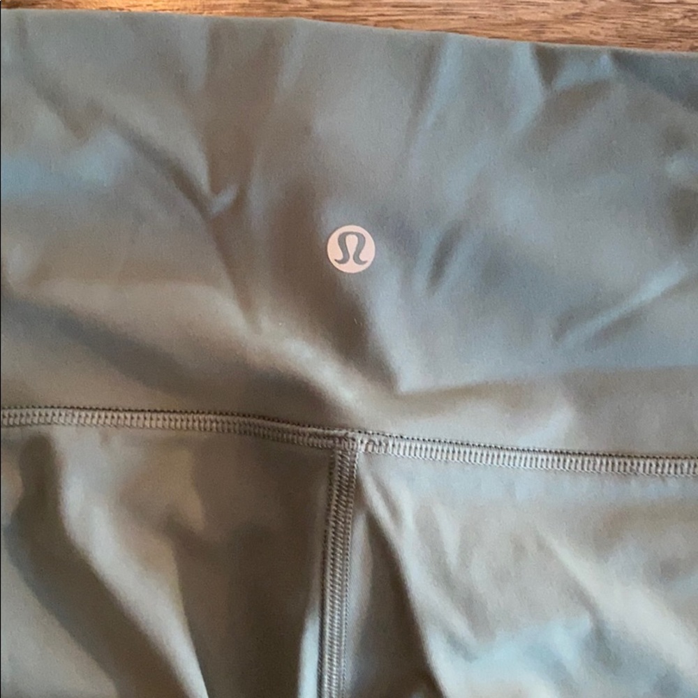 Lululemon tights - Picture 3 of 3